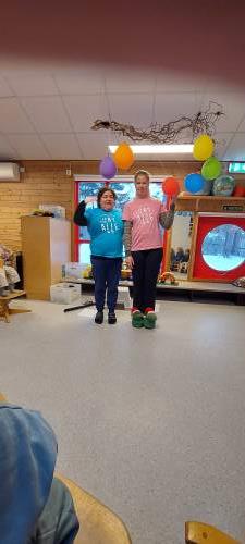 Valeska og Silje er ulike men veldig gode venner.